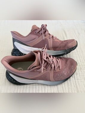 Lululemon Blissfeel Womens Running Shoe *Winter Size 8